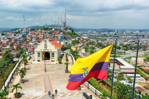 ¿Cuánto dinero se puede vivir en Ecuador?